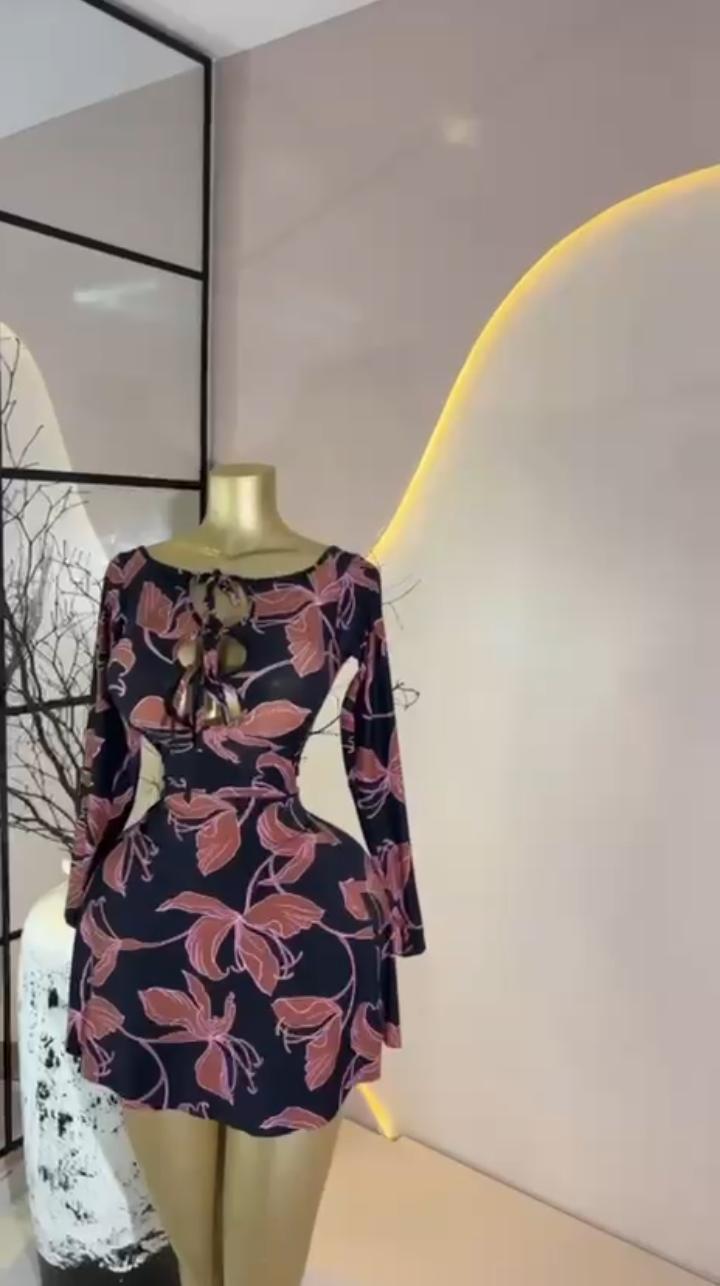 Lily Floral Cutout Mini